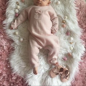 Cashmere OscartValentine babygirl light pink suit